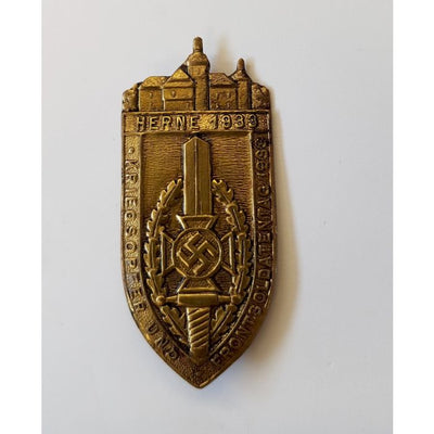 NSKOV 1933 HERNE MEETING ( DAY BADGE WAR VICTIMS WELFARE ORGANISATION) TINNIE