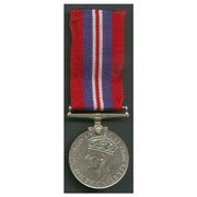 BRITISH AND CANADIAN WWII WAR MEDAL - Commonwealth War Medal King George VI 1939 - 1945