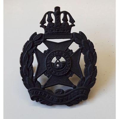 CANADIAN ROYAL RIFLES OF CANADA CAP BADGE