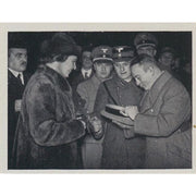 GAULEITER BÜRCKEL SAMMELT ZUM TAG DER NATIONALEN SOLIDARITÄT IN WEIN - CIGARETTE CARDS