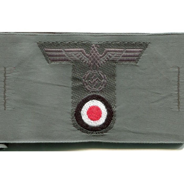 GERMAN ARMY TRAPAZOID HAT BADGE