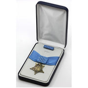 AMERICAN MEDAL OF HONOR WWII - NAVY Can not ship to U.S.