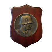 GERMAN WW2 WEHRMACHT SOLDIER WOOD WALL SHIELD / PLAQUE