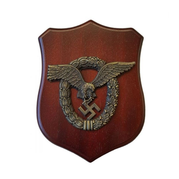 LUFTWAFFE WREATH AND EAGLE HOLDING SWASTICA WOOD WALL SHIELD / PLAQUE