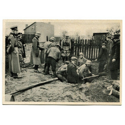 SS POST CARD POLICE IN POLAND"AN ORDER POLICE PATROL SEARCH FOR BURIED WEAPONS AND MUNITIONS"