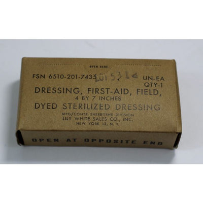 AMERICAN VIETNAM WAR ERE FIRST- AID FIELD DRESSING