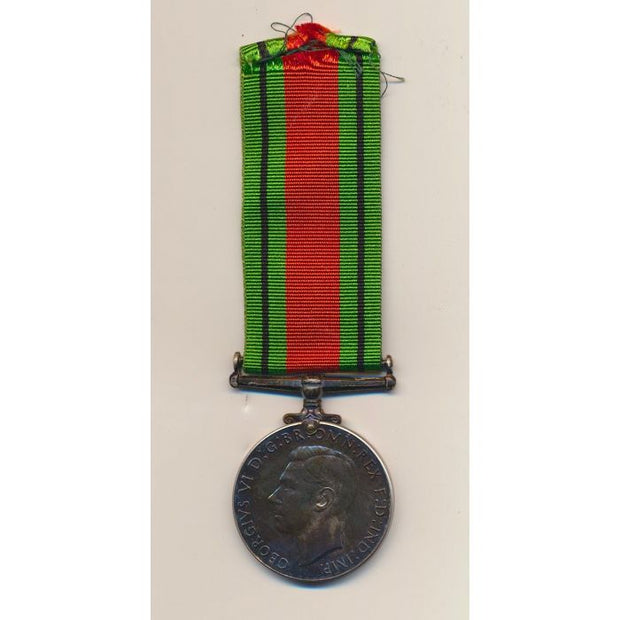 CANADIAN COMMONWEALTH 1939-45 DEFENCE MEDAL