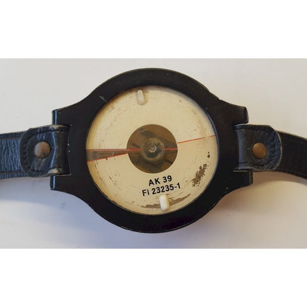 GERMAN WWII PILOT LUFTWAFFE AVITOR AK 39 NAVIGATION WRIST COMPASS BY KADLEC