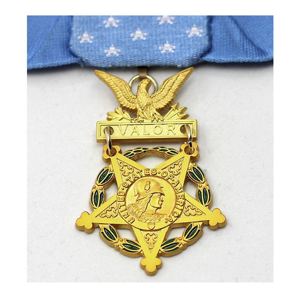 AMERICAN MEDAL OF HONOR WW11 - ARMY Can not ship to U.S.