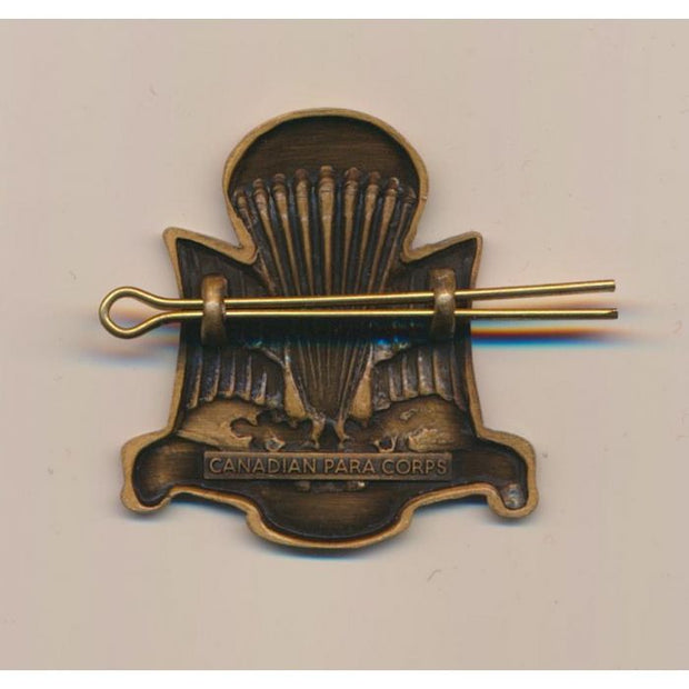 CANADIAN 1ST CANADIAN PARACHUTE BATTALION 6TH AIRBORNE DIVISION HAT BADGE