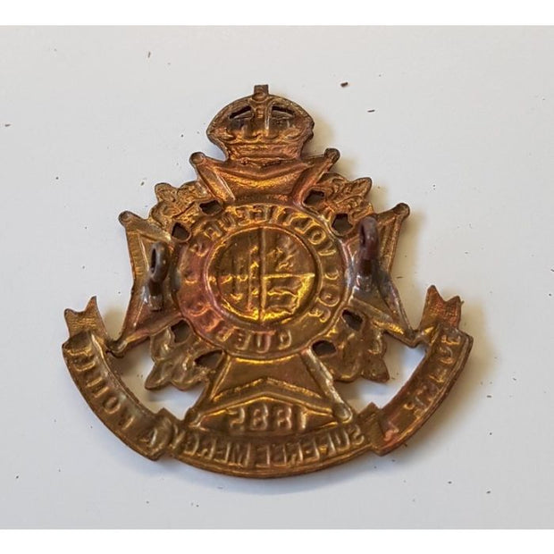 CANADIAN LES VOLTIGEURS DE QUEBEC CAP BADGE