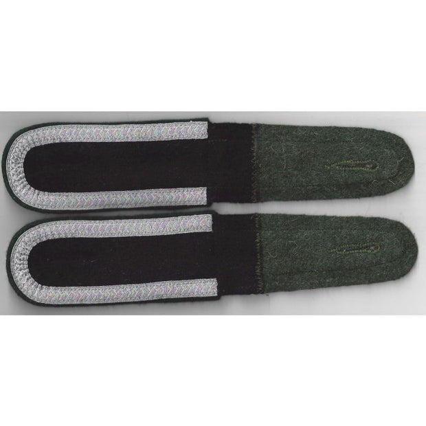 GERMAN WAFFEN-SS UNTERSCHARFUHRER SHOULDER BOARD- DARK GREEN