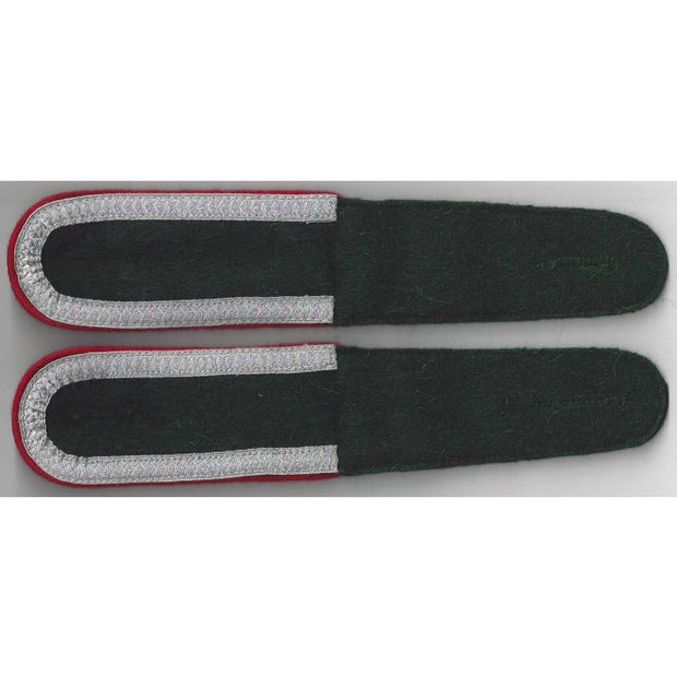 GERMAN UNTEROFFIZIER BOTTLE GREEN SHOULDER BOARDS ( ARTILLERY )