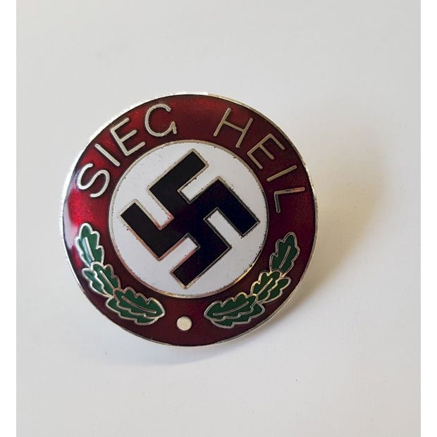 GERMAN WW2 N.S.D.A.P. SIEG HEIL BADGE