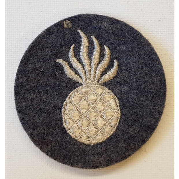 GERMAN LUFTWAFFE AERIAL ARMORER LIGHT BOMBS PERSONNEL TRADE PATCH