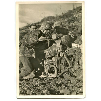 UNSERE WAFFEN SS- SOVIET STREET