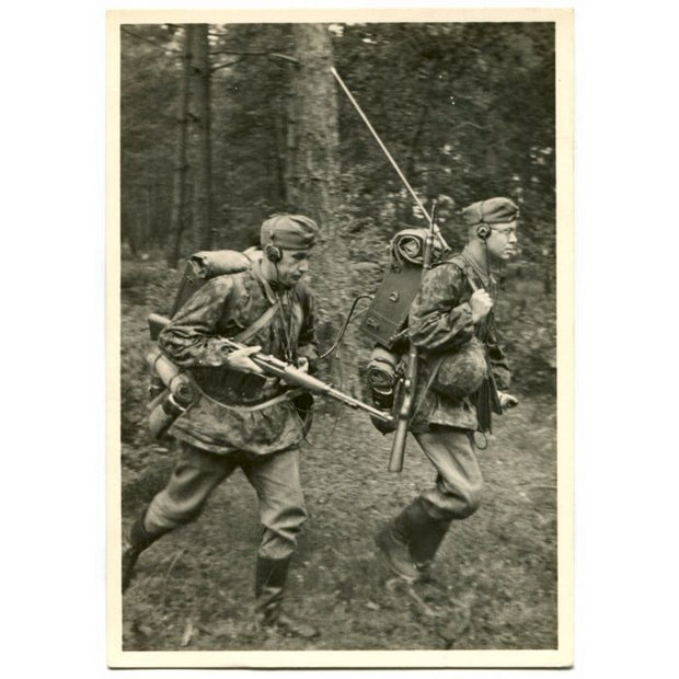 UNSERE WAFFEN SS "A COMMUNICATIONS TROOP RELOCATES FORWARD"