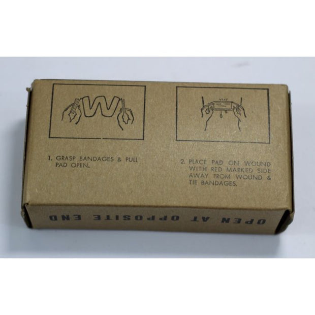 AMERICAN VIETNAM WAR ERE FIRST- AID FIELD DRESSING