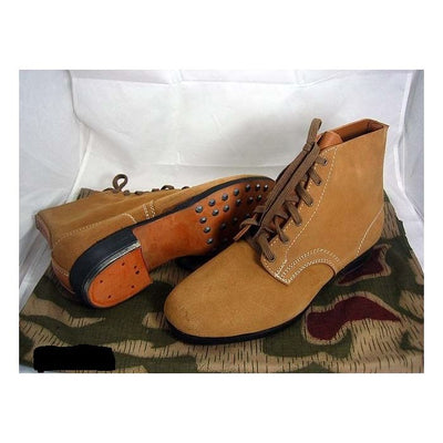 GERMAN WH TAN LOW QUARTER BOOTS WITH HOBNAILS